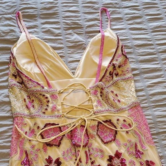 Jovani nude/pink Embellished Gown with Slit Size 14 runs small never worn NWOT - Picture 13 of 13